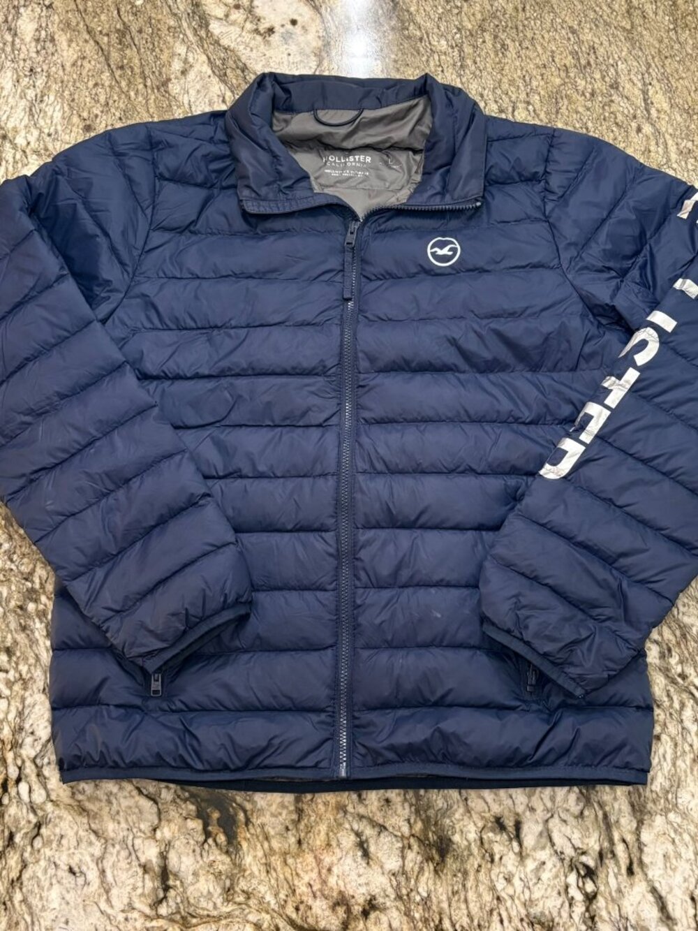 Hollister Mens Thin Puffer Jacket